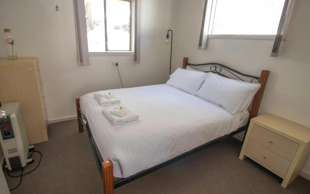 Snow Gum Apartment 2