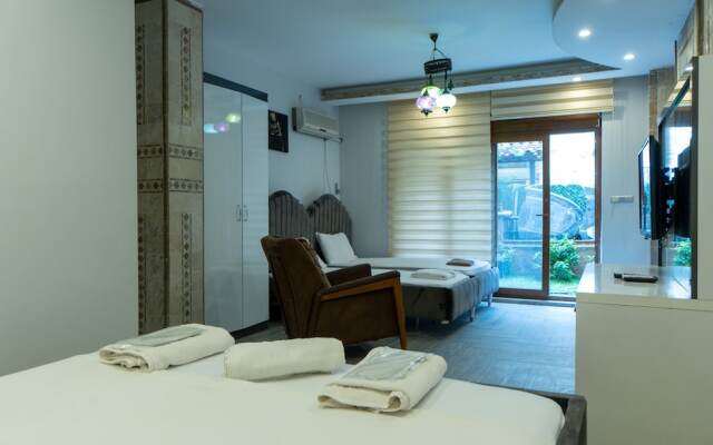 Stone House Foca Butik Otel