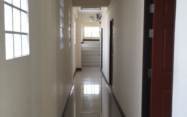 OYO 660 Taevaraj Place