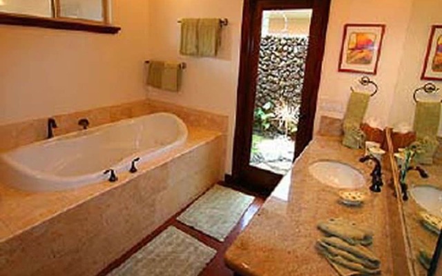 Villa Quatro - Five Bedroom House