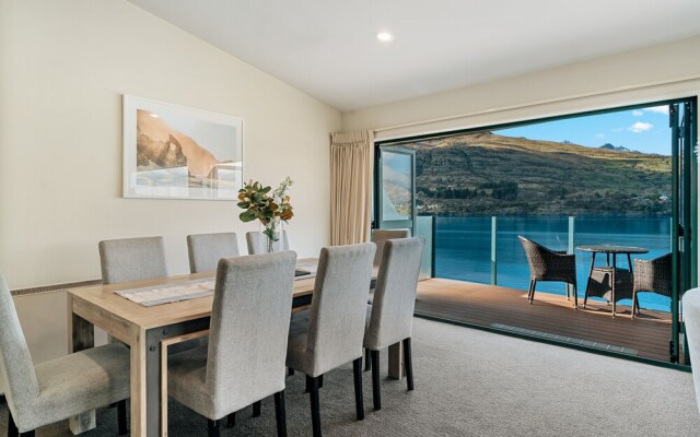 Lakefront Living At Remarkables - West