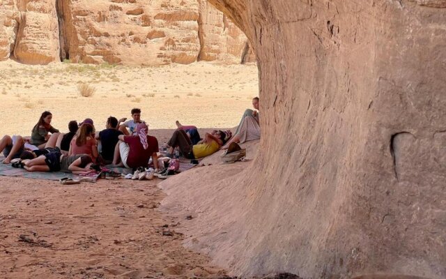 Wadi Rum Bedouin Tour with a Camp