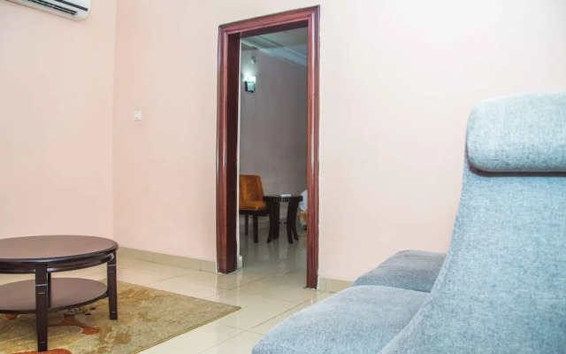 Royal Crest Hotel & Suites