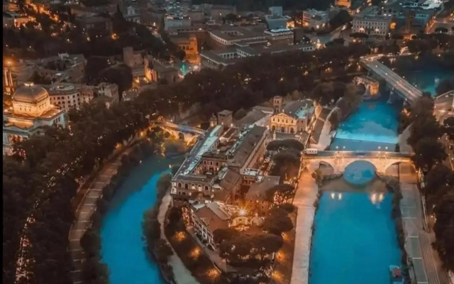 Vatican area Piccolomini House Superattico ristrutturato e arredato