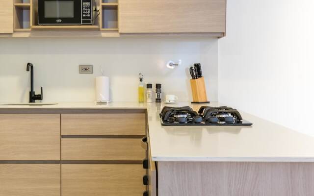 w Lovely 2BR w Balcony n AC in Laureles