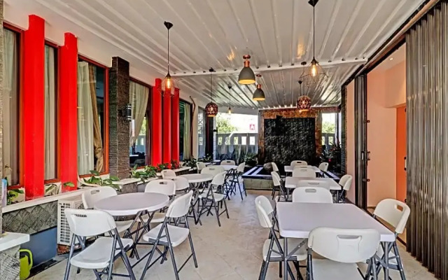 OYO 90475 Mirda Gratia Hotel