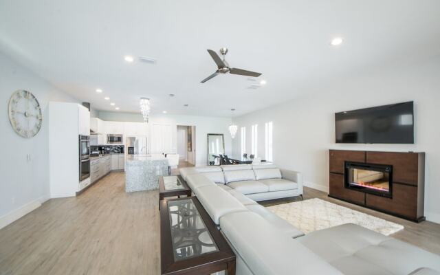 7BR Reunion Pool Home 1543 by OVRH