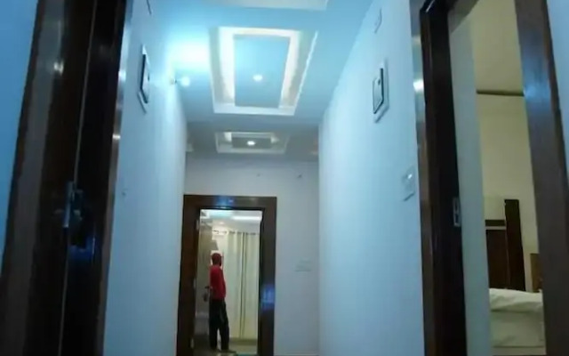 Hotel Mandakini Palace