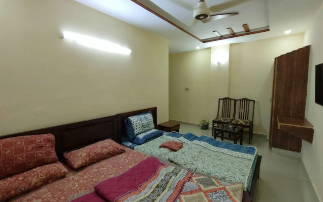 The Mall Luxury Guest House