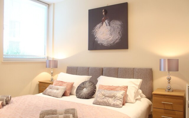 South Quay Apartment One