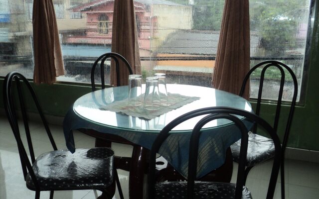 Vinoth Sri Hotel