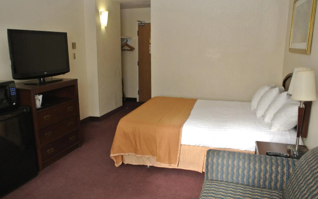 Travelodge by Wyndham Ottawa East