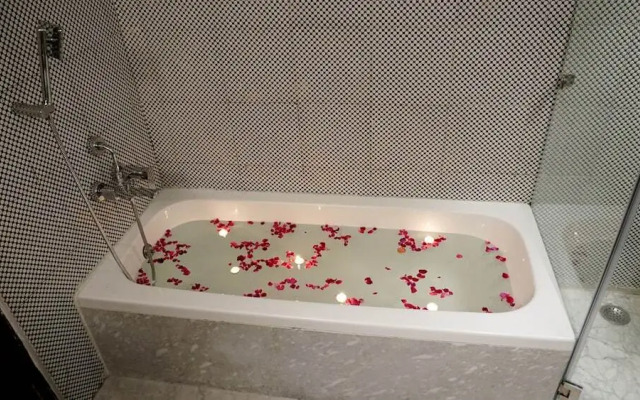 The Grand viktoria Hotel