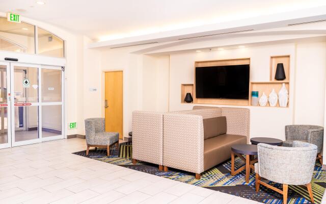 Holiday Inn Express & Suites Las Vegas SW - Spring Valley, an IHG Hotel