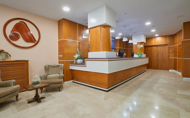 Hotel 40 Nudos