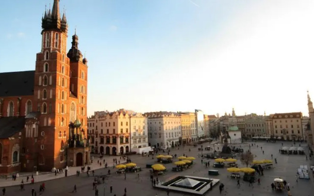 Pod Słońcem Main Market Square