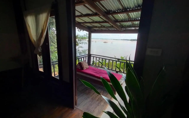 Pomelo Restaurant and Guesthouse
