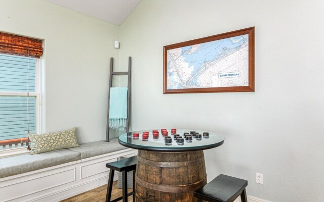 1 Holiday 4 Bedroom Home by RedAwning