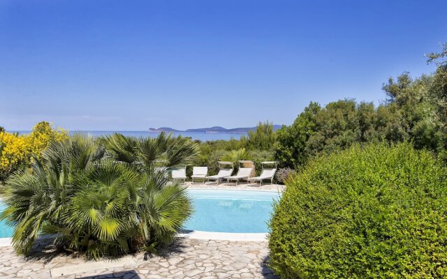 Clicksardegna - Villa Malaya for 18 People With 2 Independent Swimming Pool