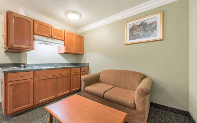 SureStay Plus by Best Western Benbrook Fort Worth