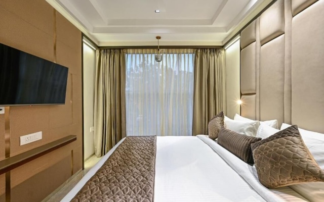 Hotel Grand Girdhar Premier