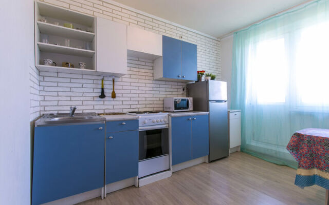 Good Afternoon on avenue Flotskij, bld. 1