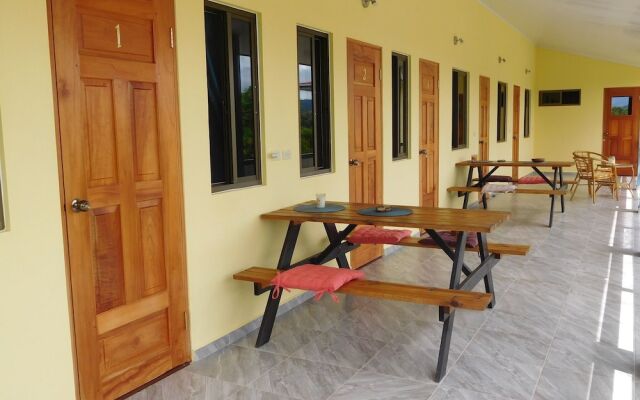 Hostal Casa Las Lajas - Hostel