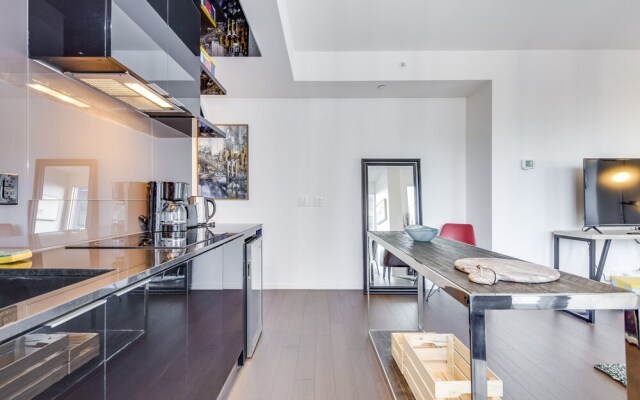 Beautifully Designed 2BR Suite Financial District