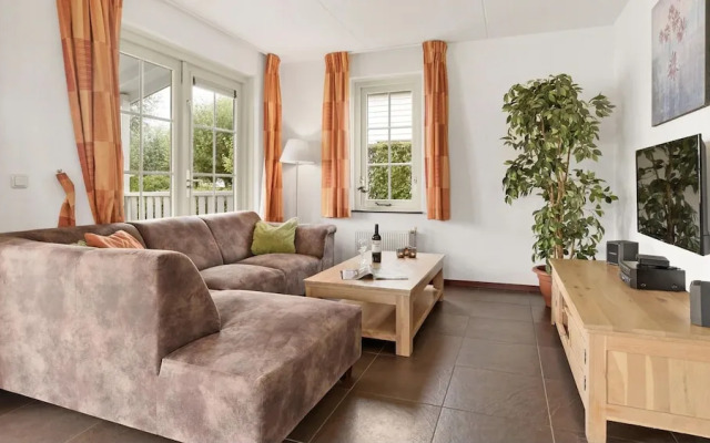 Bungalow by Water Near Rotterdam