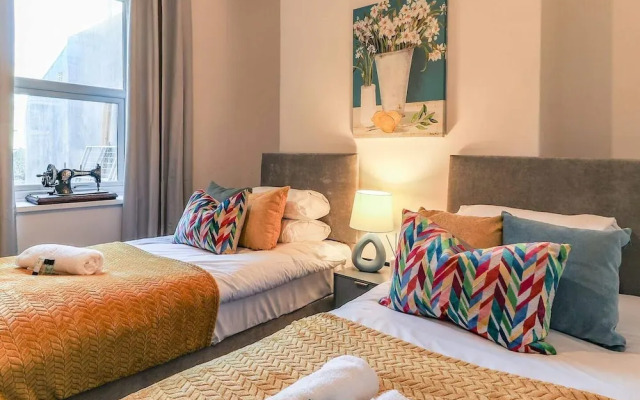 Cardiff Gem on Topaz Street - 4 Bedroom House
