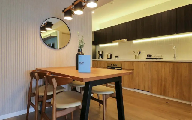 w Elegant 2BR w Balcony Near Larcomar