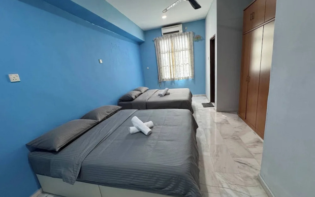 Cozy Johor Bahru Home With Family Room and Unblock Balcony View – Guest Rooms – Johor Bahru