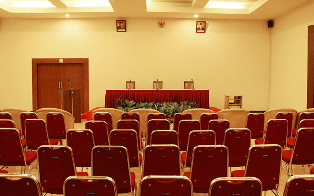 Abadi Hotel Sarolangun – Business – Sarolangun