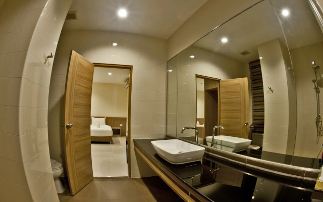 OMG Hotel