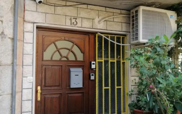 Studio Apartments Petar in old part of town