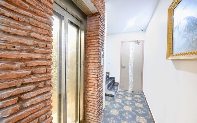 Fabhotel Nirvana Grand By Io