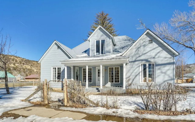 'dolorable' Home w/ Yard - Walk to River!