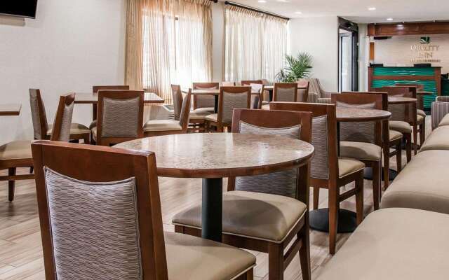 Quality Inn & Suites Warren - Detroit