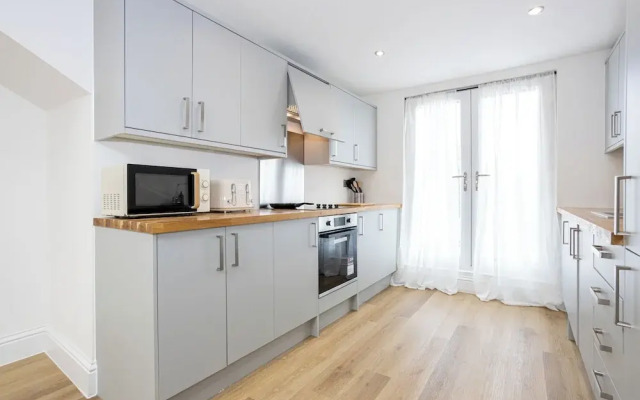 Flat 5 15 Longley Road