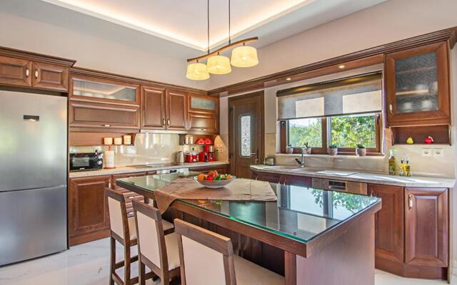 Zissis Villa & pool 5min drive to beach