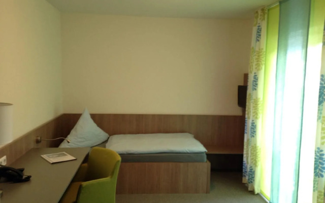 Astra Hotel Garni