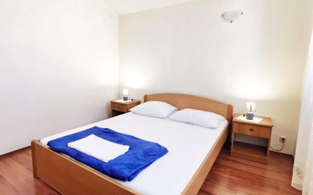 Apartments Lasan - 150 m from sea