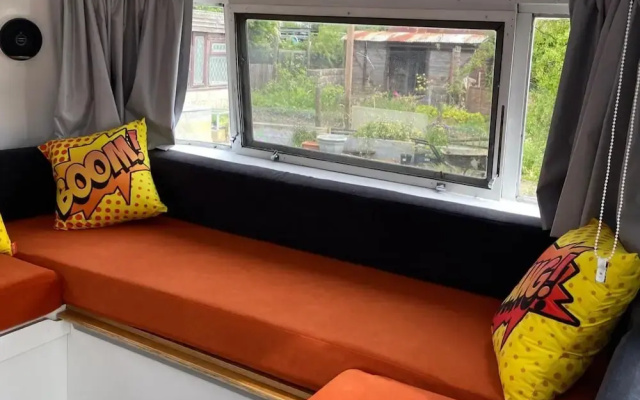 Bury - Lodge - Sleeps 2 - Parking