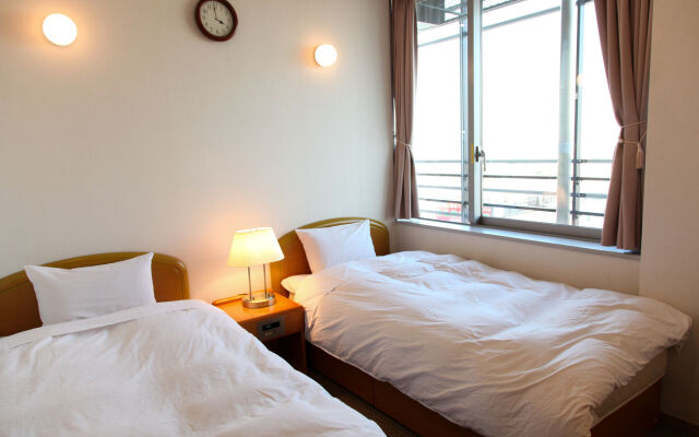 Shin-Osaka Youth Hostel