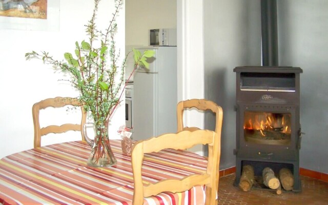 House With 2 Bedrooms in Saint-saud-lacoussière, With Wonderful Lake V