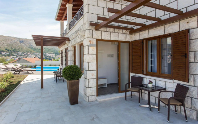 Apartments Villa Peragro