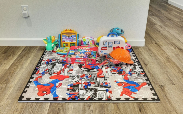 Spacious Family Home in Stockton - Pets Welcome! - фото 4