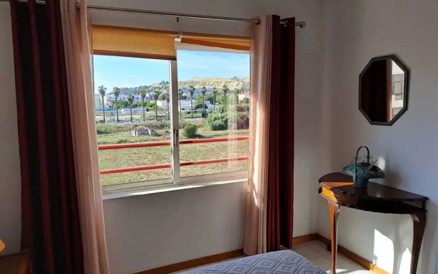 Remarkable 1 Bedroom Apartment Costa da Caparica