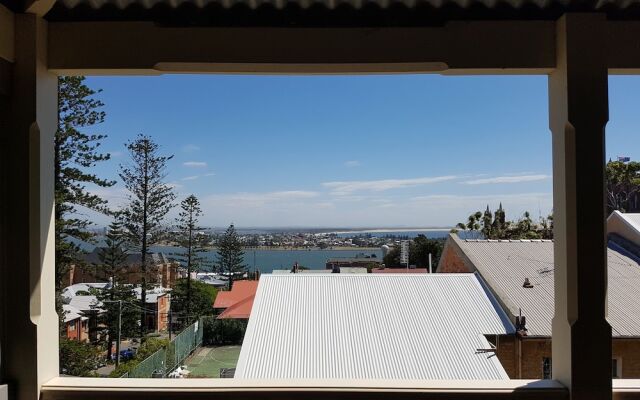 Newcastle Short Stay Apartments - Vista Apartment