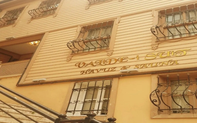 Valentine Suites Hotel